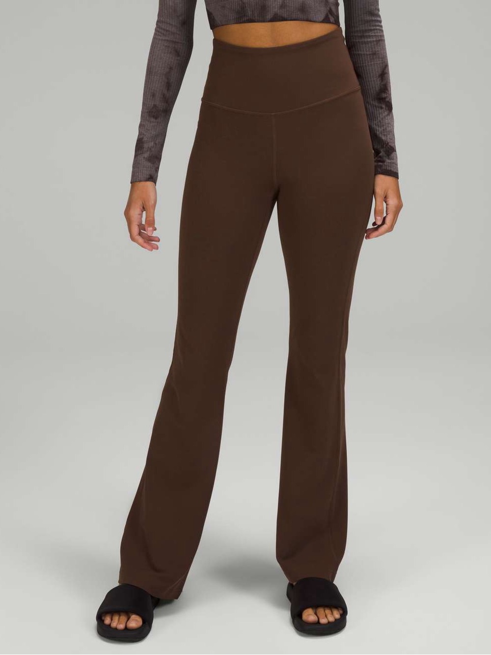 Lululemon Groove Super High-Rise Flared Pant Nulu in Java Brown Size 6 Leggings